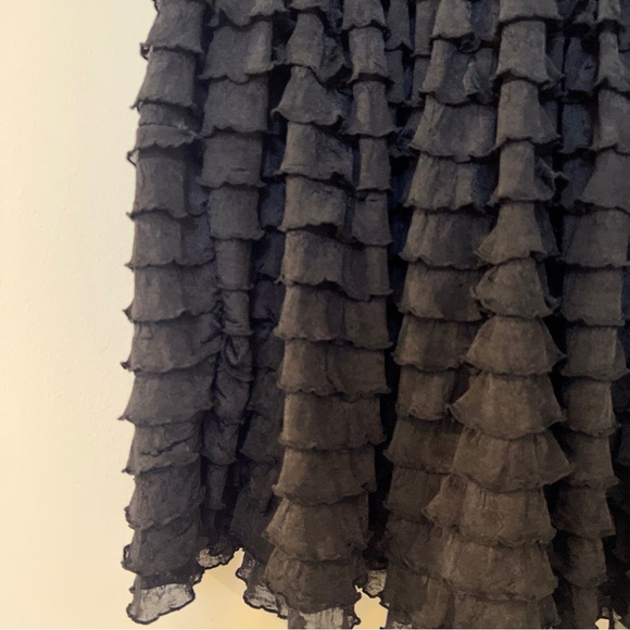🖤Zara - black frilly skirt - size medium. Ft. thick elastic waistband :) - Picture 8 of 8